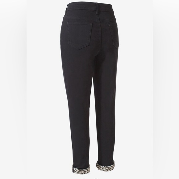 🌺 CHICOS DESTRUCTED ANIMAL ANKLE GIRLFRIEND JEANS🌺 - Picture 3 of 9